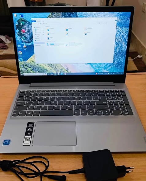 Lenovo Laptop photo 3