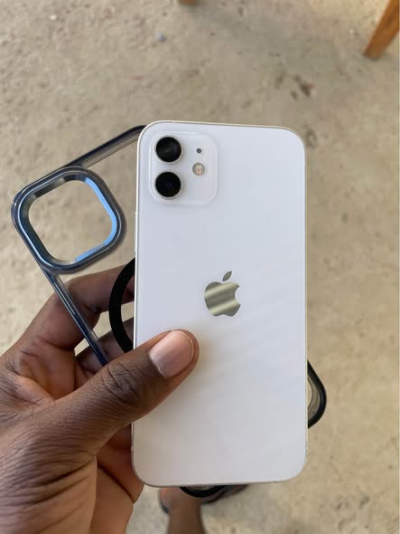 iPhone 12 64gb clean photo 1