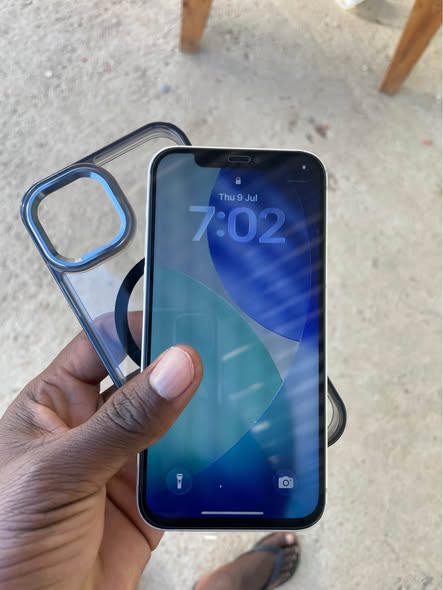 iPhone 12 64gb clean photo 3