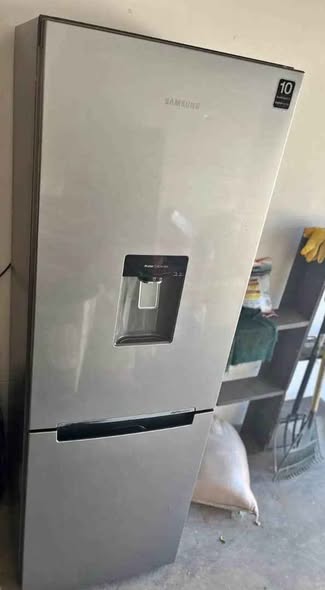 Samsung fridge photo 1