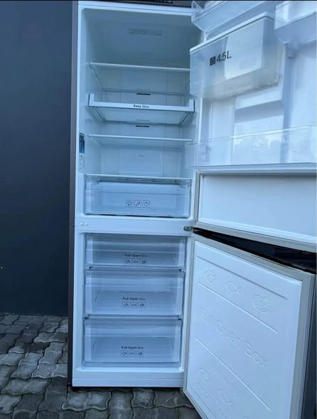 Samsung fridge photo 3