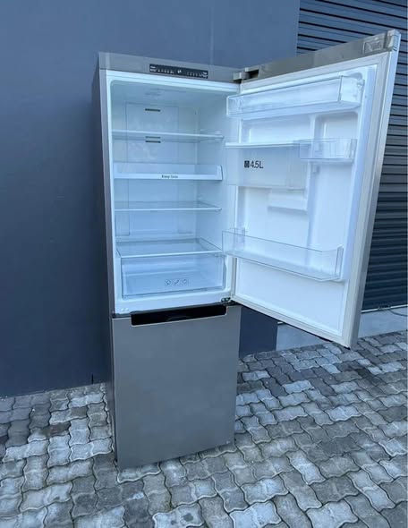 Samsung fridge photo 2