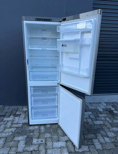 Samsung fridge photo 4