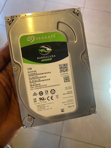 1 Tera computer hardrive photo 1