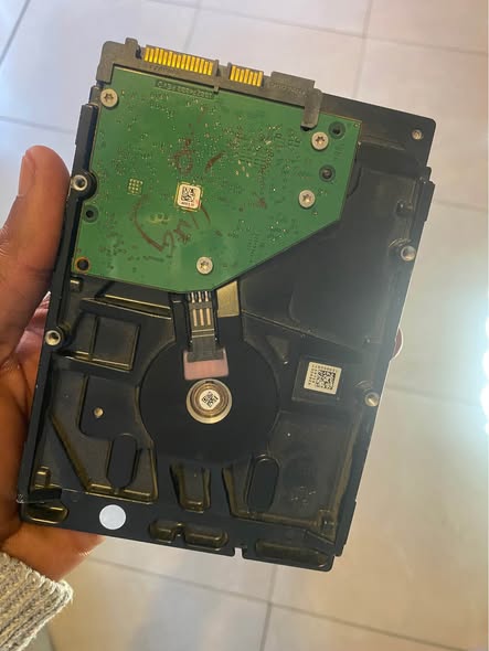 1 Tera computer hardrive photo 2