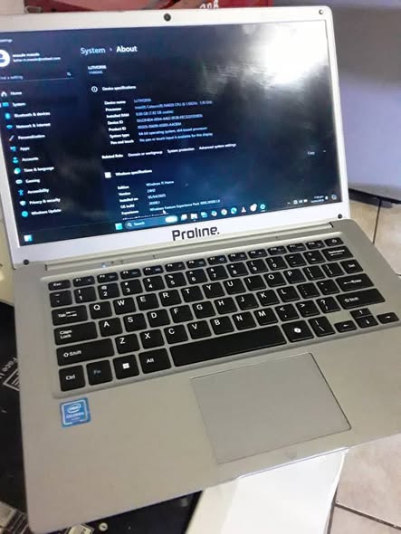 PROLINE 14 inches laptop photo 1