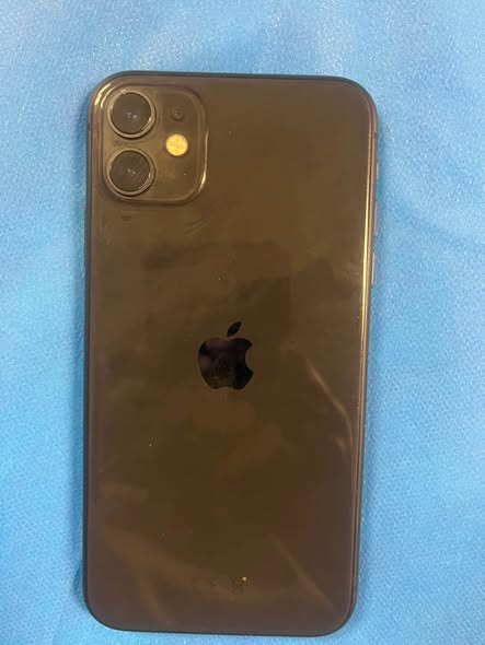 iPhone 11 photo 2