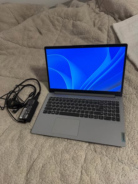 Lenovo Laptop photo 3