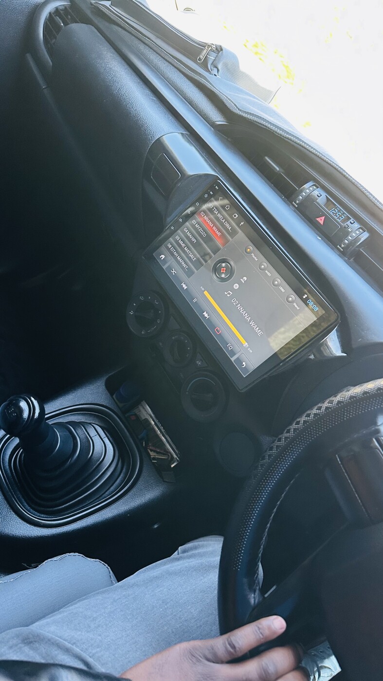 Toyota Hilux vvti 2.0 photo 5