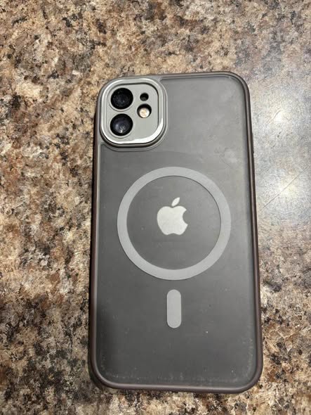 iPhone 11 photo 3