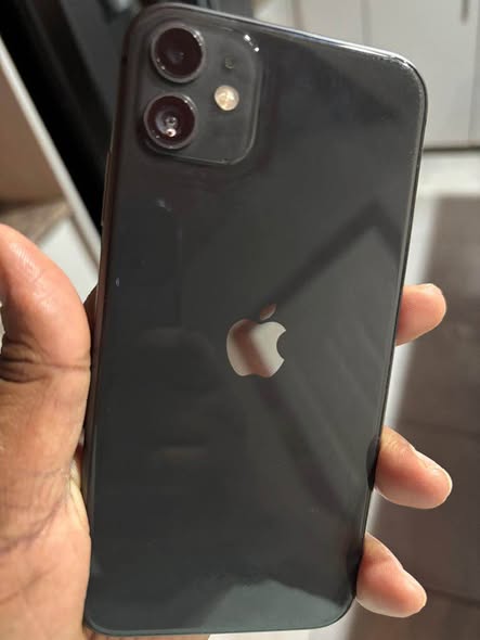 iPhone 11 photo 1