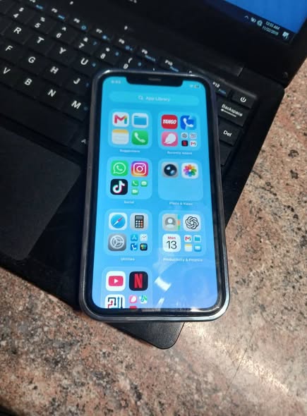 IPhone 11 64GB photo 2