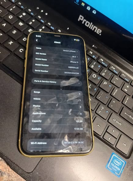 IPhone 11 64GB photo 3