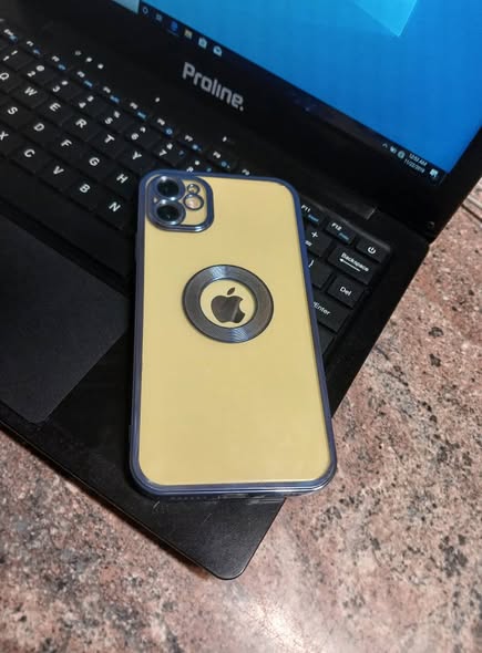 IPhone 11 64GB photo 1