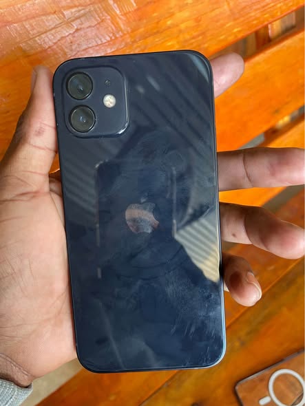 iPhone 12 64gb photo 2