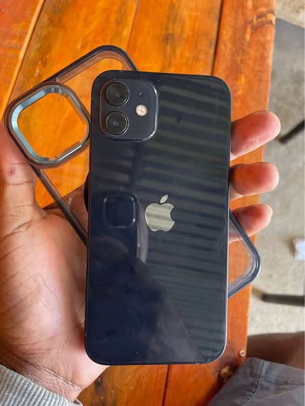 iPhone 12 64gb photo 1