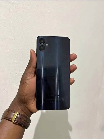 Samsung galaxy A05  64gig photo 2