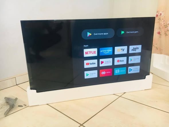 42"skyworth smart photo 2