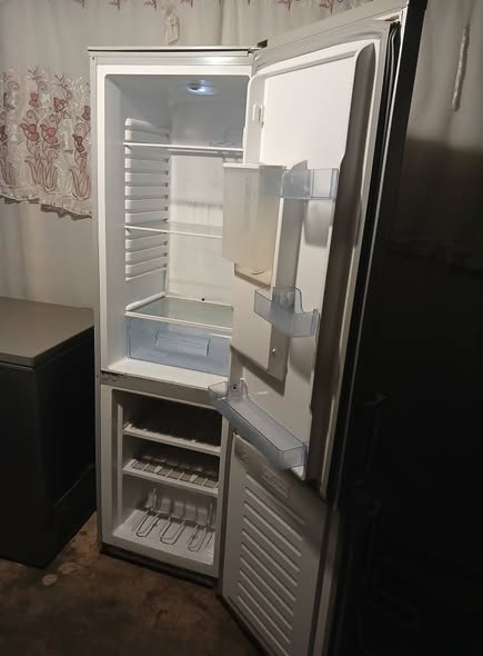 Hisense water dispenser fridge photo 2