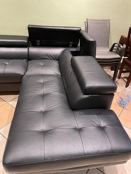 Premium L-Shaped Leather Couch photo 1