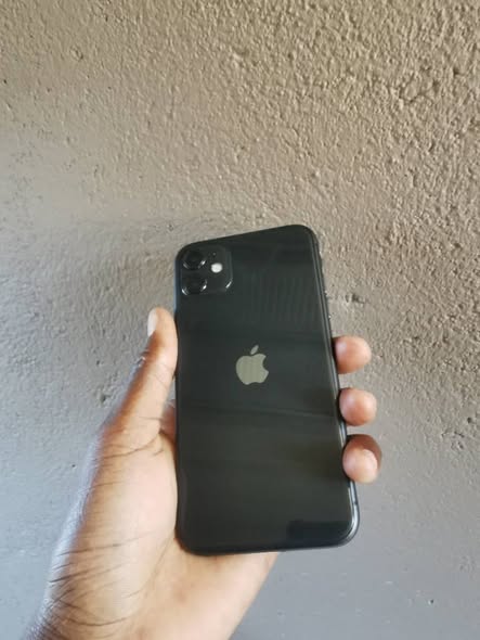 Iphone 11  128GB photo 4