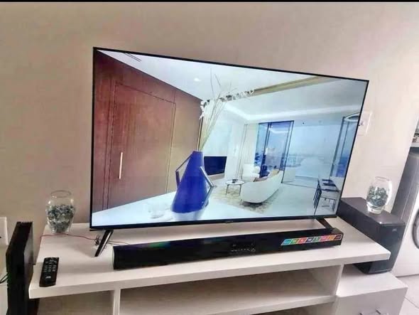 50inch Samsung smart TV photo 4