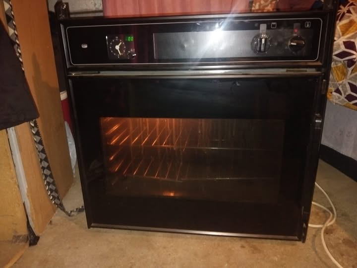 OVEN photo 1