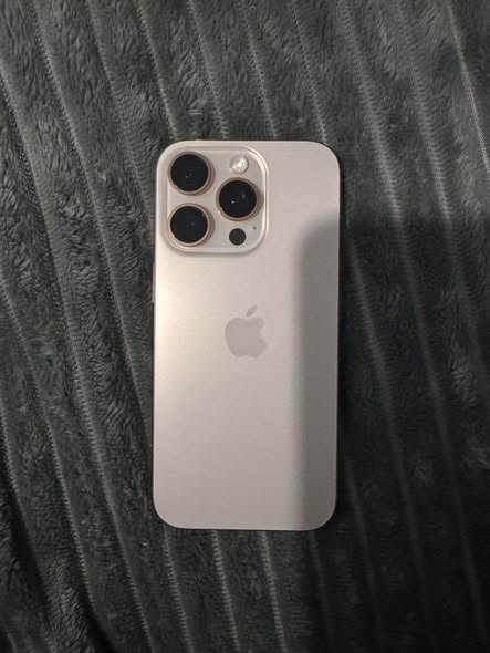iPhone 16 Pro 256GB photo 2