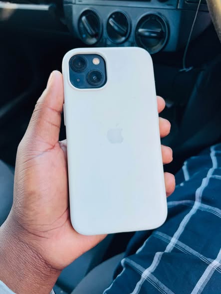 iPhone 13 photo 3