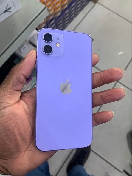 Iphone 12 64 GIG photo 1