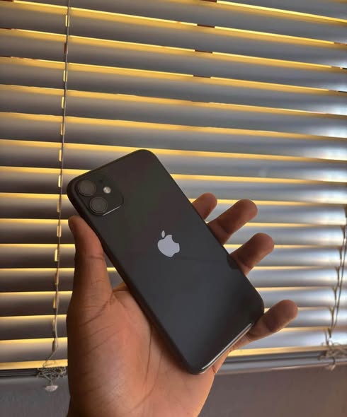iPhone 11 photo 3