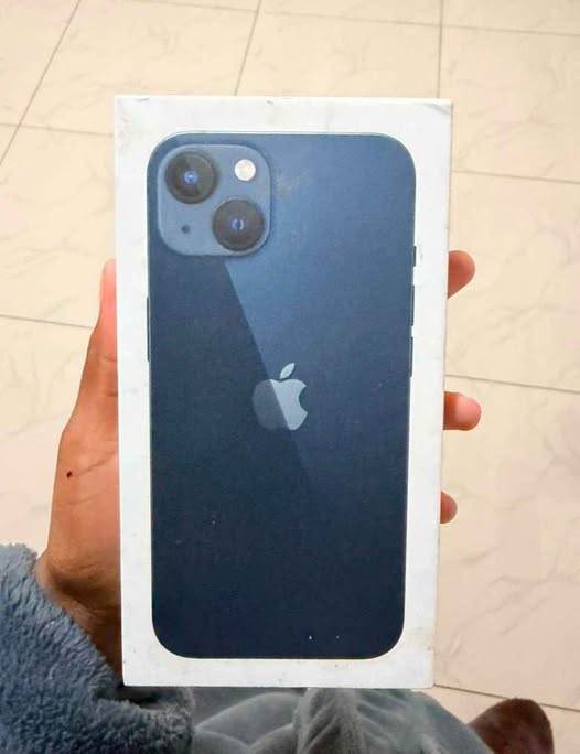 iPhone 13 photo 1