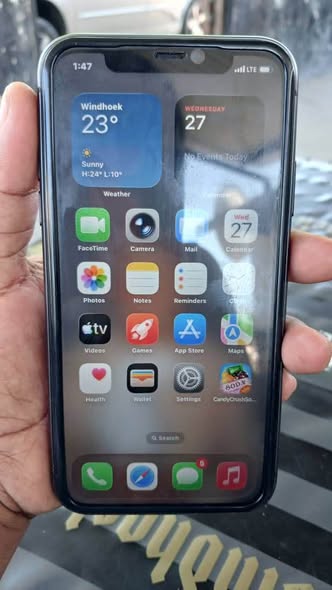 iPhone 11 photo 2