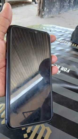 iPhone 11 photo 3
