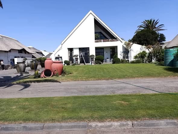 HOUSE FOR SALE IN WALVIS LAGOON photo 2