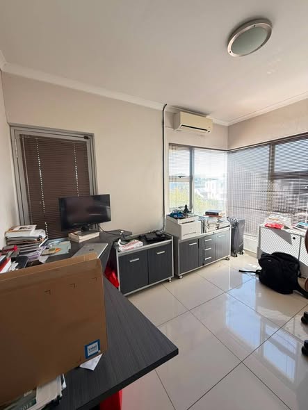 Double Story Family House for sale in Hochland Park photo 5