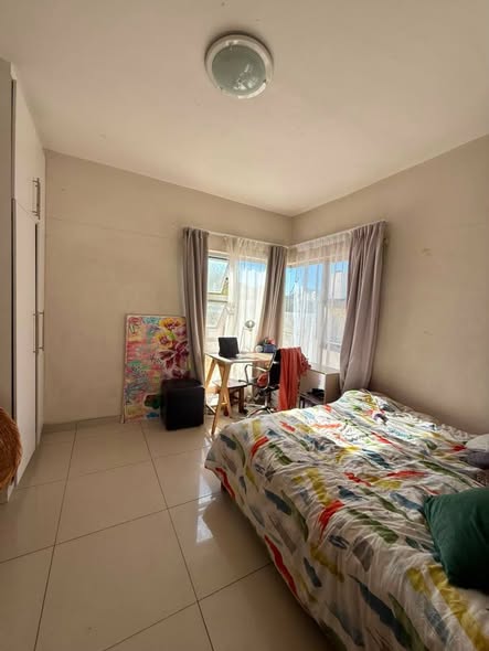 Double Story Family House for sale in Hochland Park photo 2