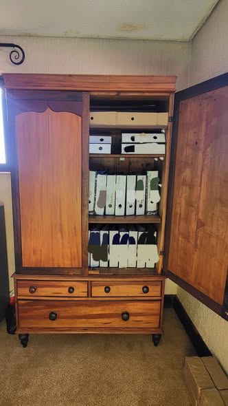 Cupboard photo 3