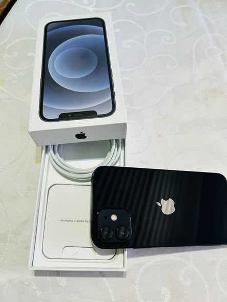 iPhone 12 photo 2