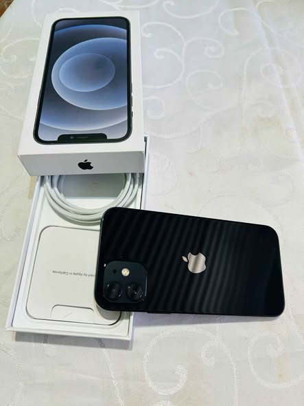 iPhone 12 photo 1