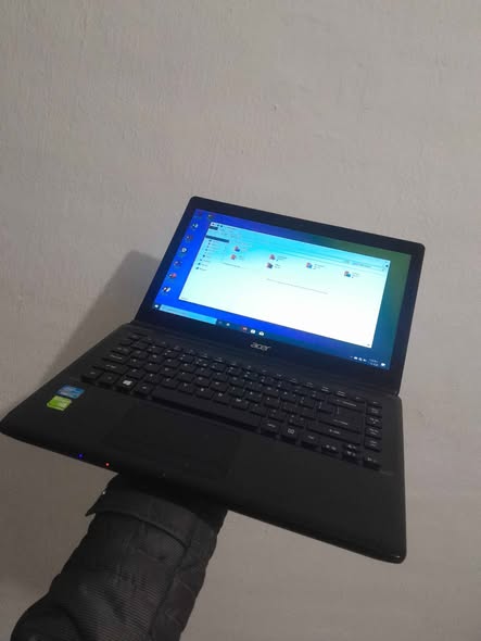 Acer laptop photo 3