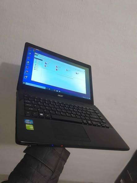 Acer laptop photo 2