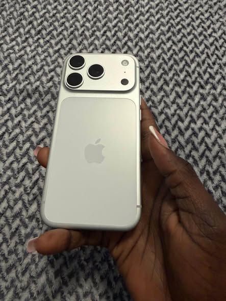 iPhone 17 pro photo 2