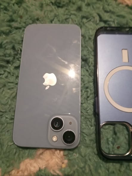 IPhone 14 photo 2