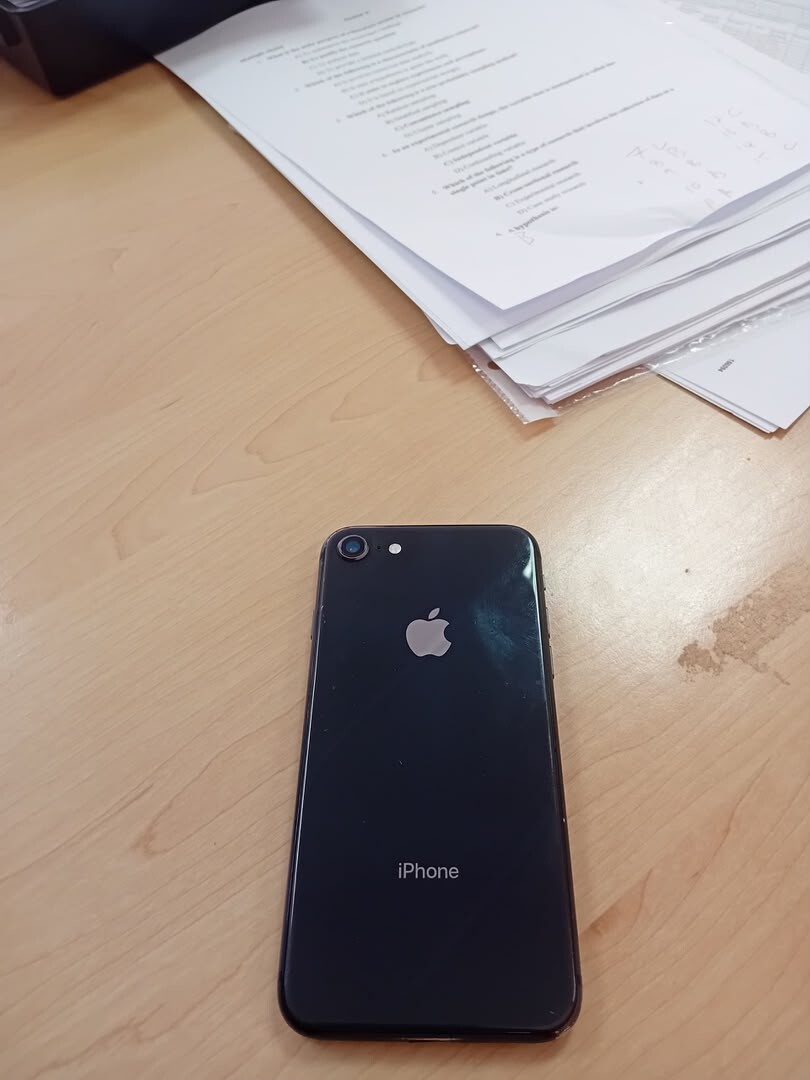 IPhone 8 normal for sale photo 3