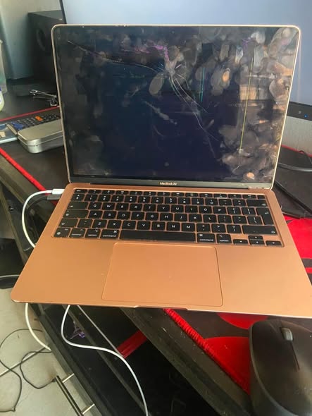 M1 2020 macbook photo 3