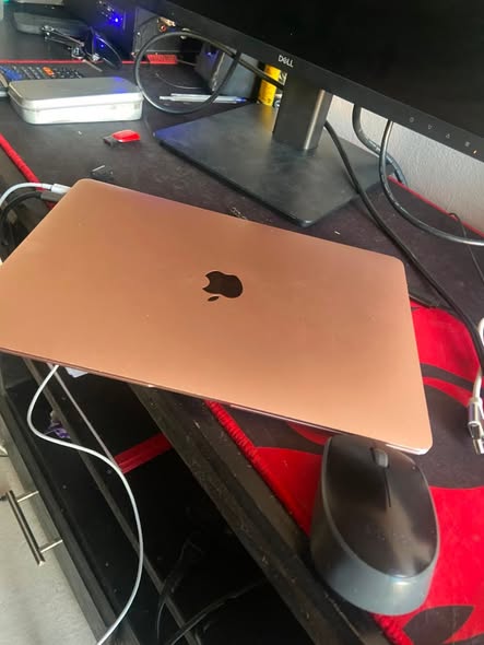 M1 2020 macbook photo 4