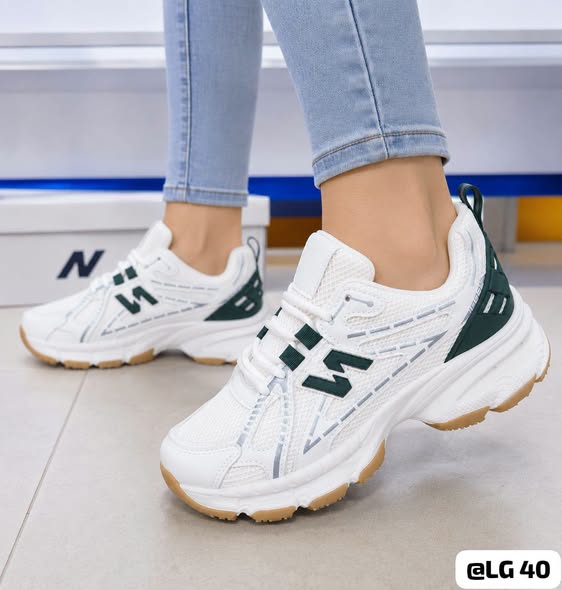 Sneakers photo 3