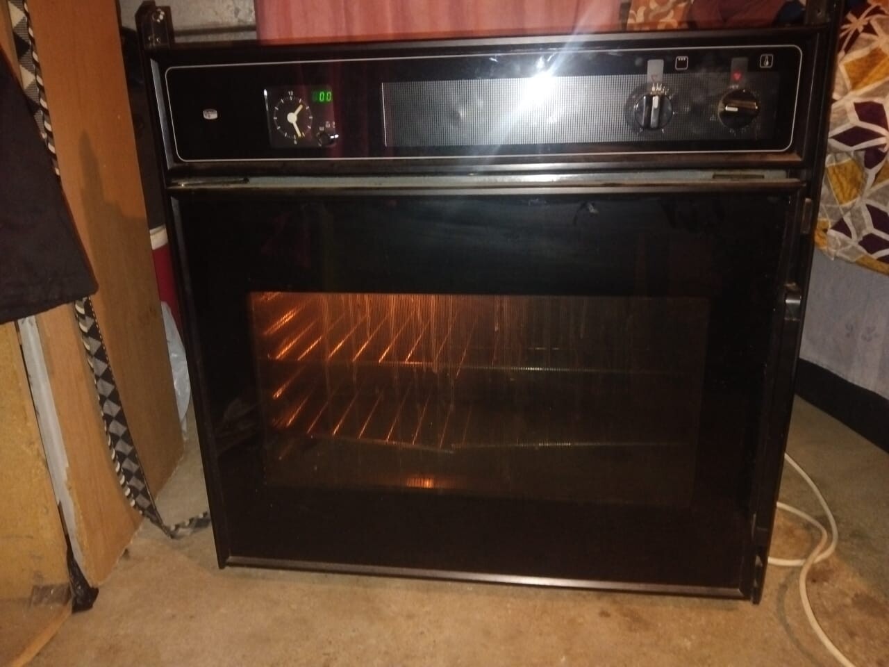Built in oven photo 1