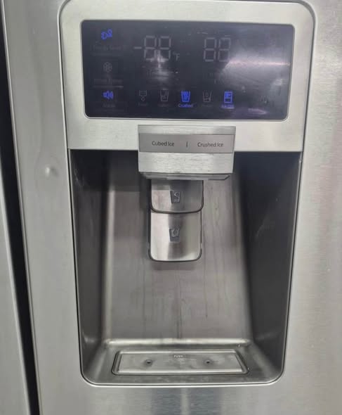 Hisense double door fridge photo 3